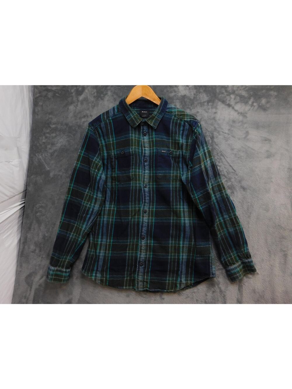 RVCA Shirt Mens L Green Flannel Long Sleeve Button Up Pockets Regular Fit